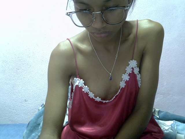 Yalane live cam on BongaCams