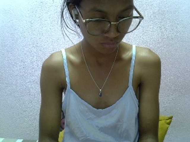 Yalane live cam on BongaCams