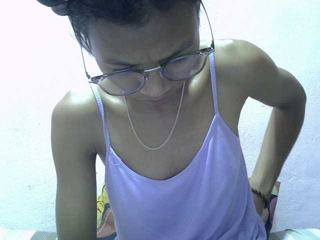 Yalane live cam on BongaCams