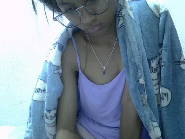 Yalane live cam on BongaCams