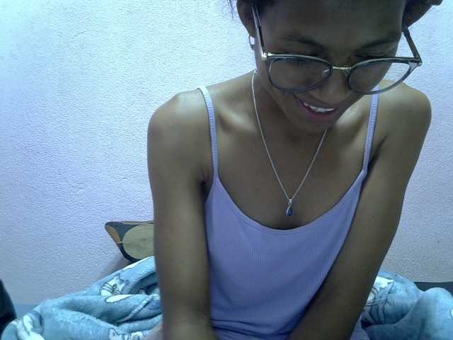 Yalane live cam on BongaCams