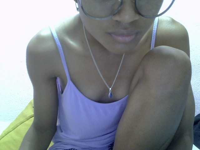 Yalane live cam on BongaCams