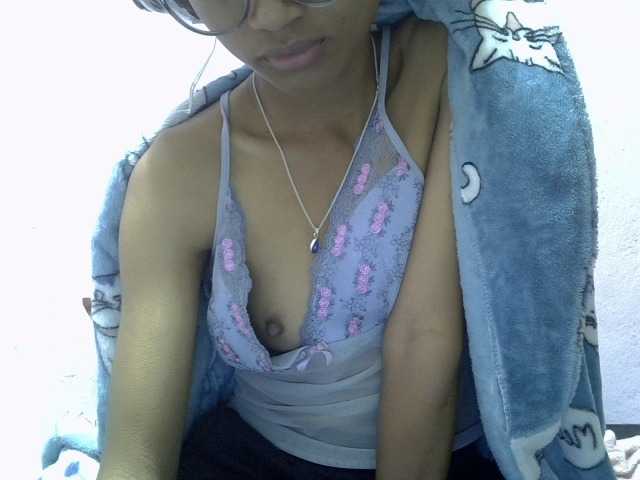 Yalane live cam on BongaCams