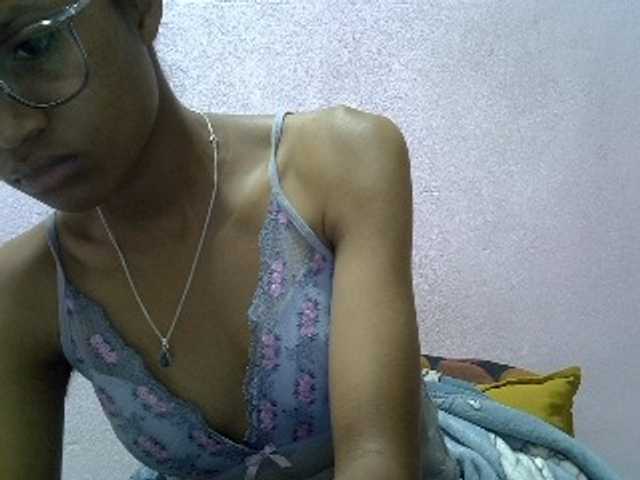 Yalane live cam on BongaCams