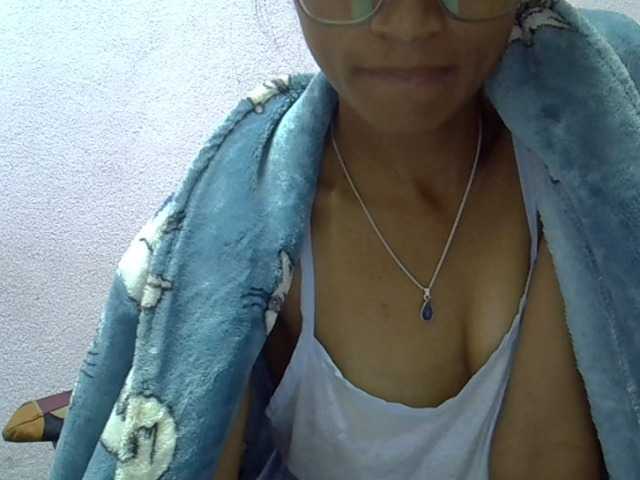 Yalane live webcam show