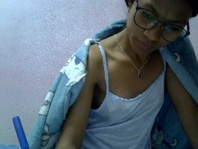 Yalane live cam on BongaCams