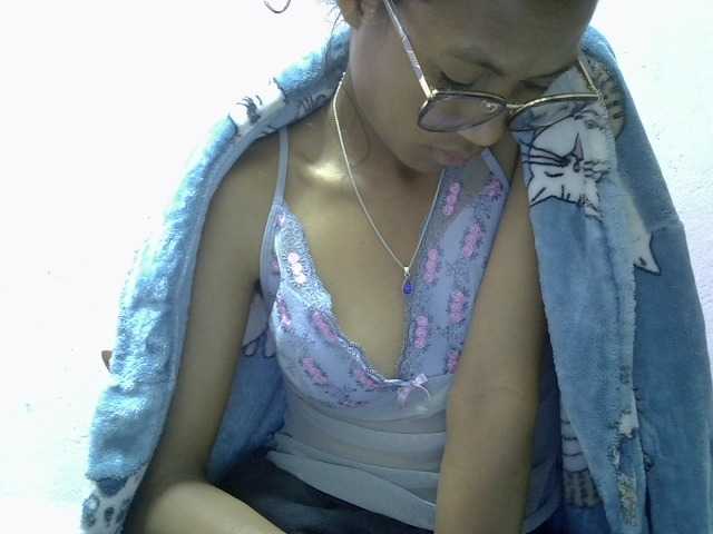 Yalane live cam on BongaCams