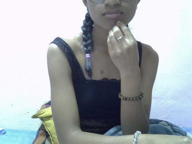 Yalane live cam on BongaCams