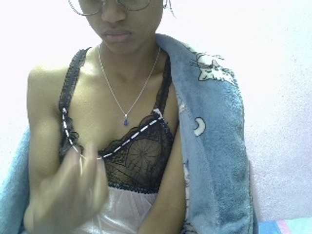 Yalane live cam on BongaCams
