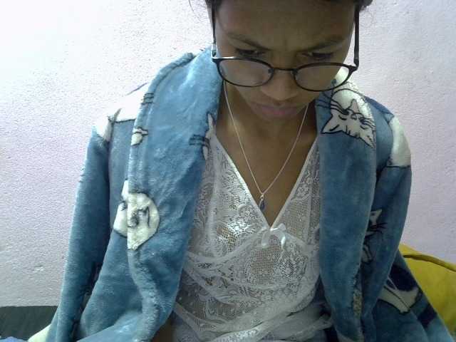 Yalane live cam on BongaCams