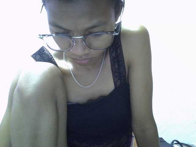 Yalane live cam on BongaCams