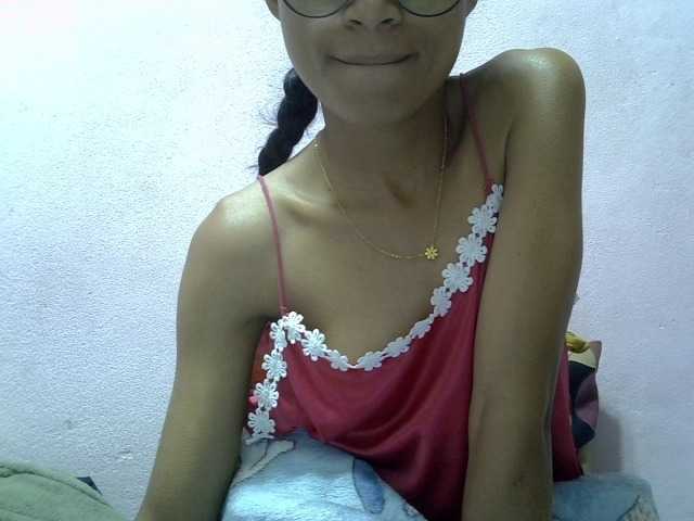 Yalane live cam on BongaCams