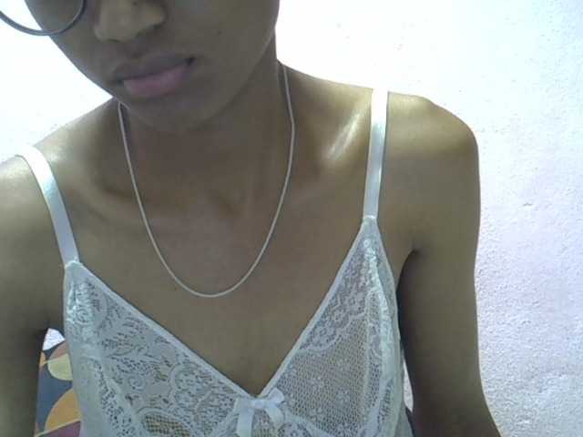 Yalane live cam on BongaCams