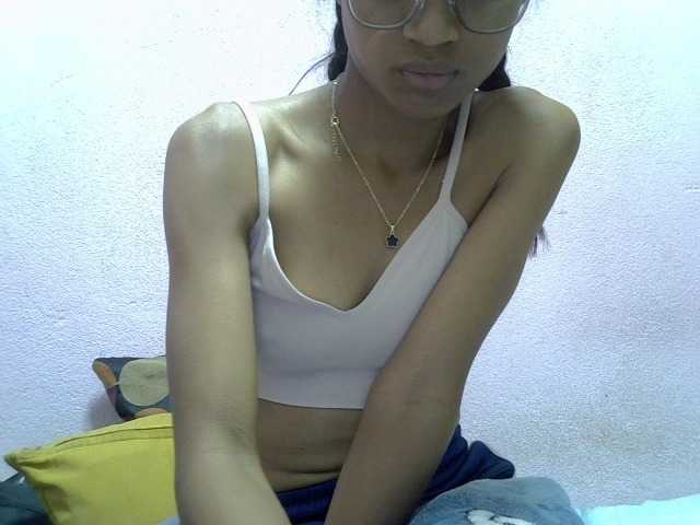 Yalane live cam on BongaCams