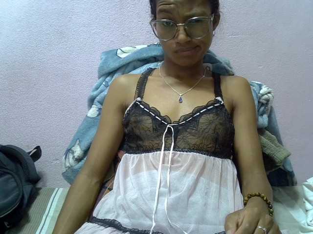 Yalane live cam on BongaCams