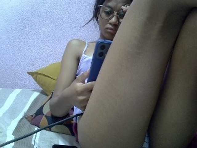 Yalane live cam on BongaCams