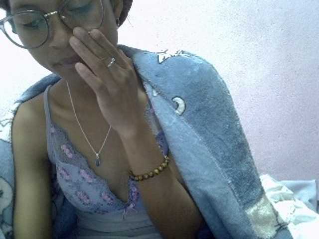 Yalane live cam on BongaCams