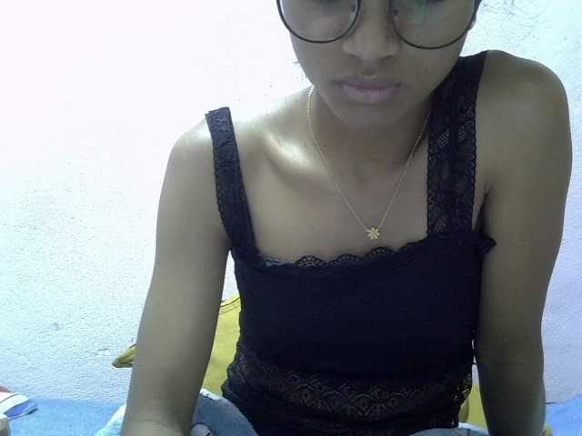 Yalane live cam on BongaCams