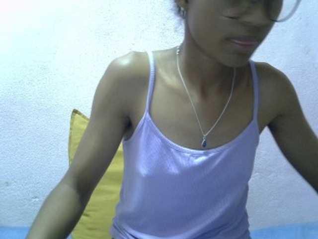 Yalane live cam on BongaCams
