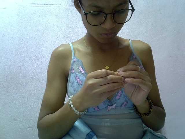 Yalane live cam on BongaCams