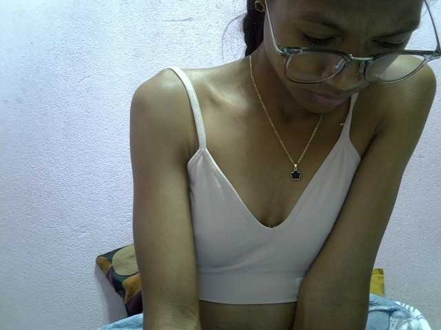 Yalane live cam on BongaCams