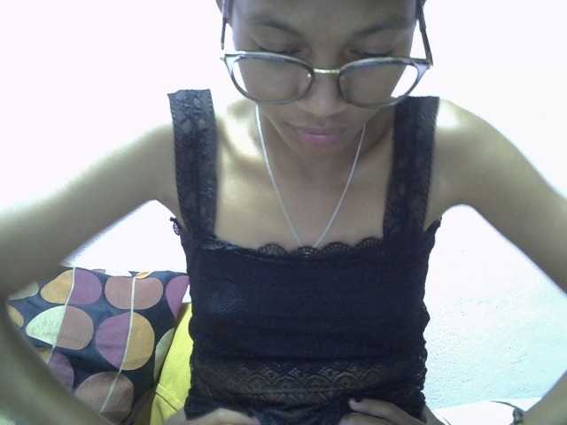 Yalane live cam on BongaCams