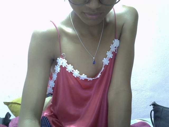 Yalane live cam on BongaCams