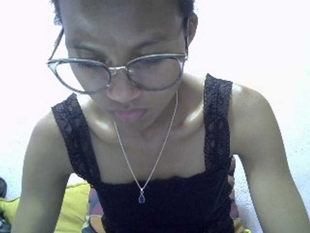 Yalane live cam on BongaCams