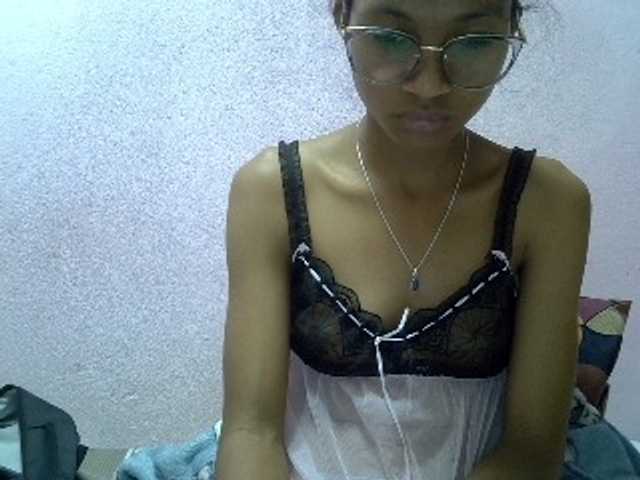 Yalane live cam on BongaCams