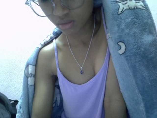 Yalane live cam on BongaCams