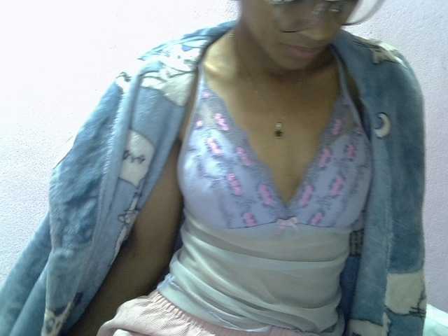 Yalane live cam on BongaCams