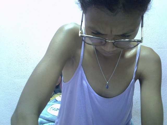 Yalane live cam on BongaCams