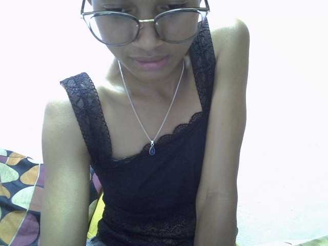 Yalane live cam on BongaCams