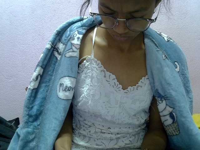 Yalane live cam on BongaCams