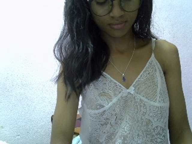 Yalane live cam on BongaCams