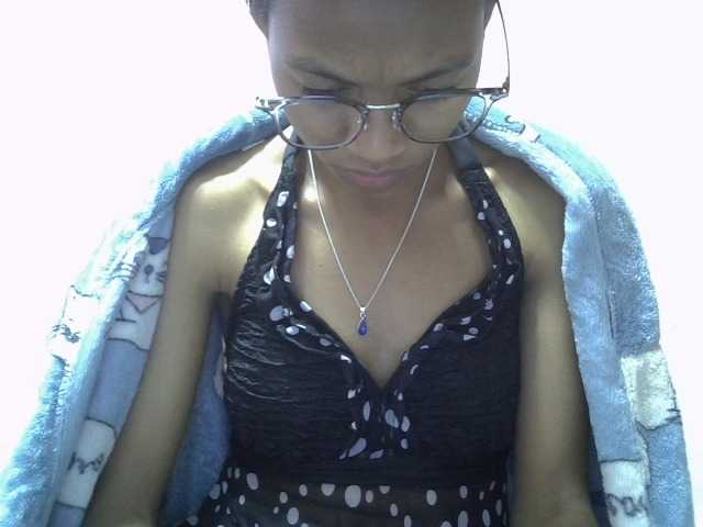 Yalane live cam on BongaCams