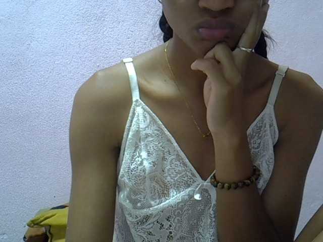 Yalane live cam on BongaCams