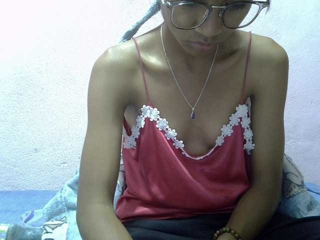 Yalane live cam on BongaCams