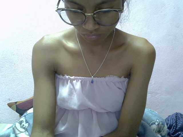 Yalane live cam on BongaCams