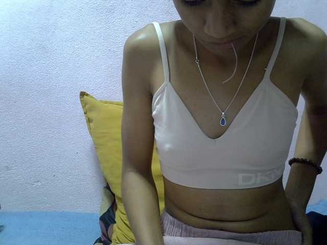 Yalane live cam on BongaCams