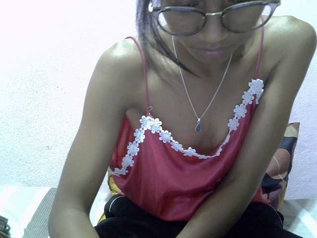 Yalane live cam on BongaCams