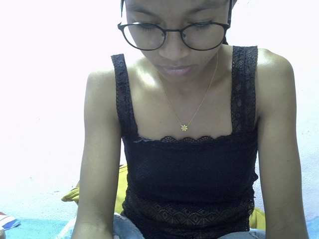 Yalane live cam on BongaCams