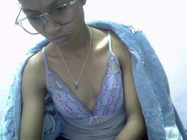 Yalane live cam on BongaCams