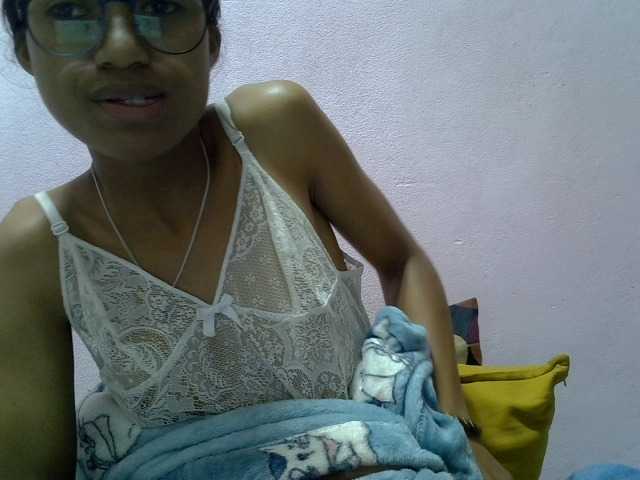Yalane live cam on BongaCams
