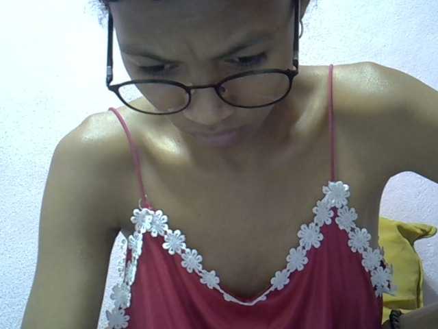 Yalane live cam on BongaCams