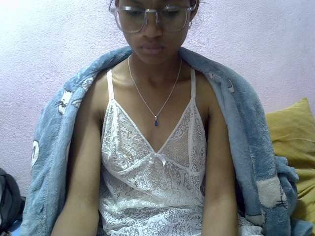 Yalane live cam on BongaCams