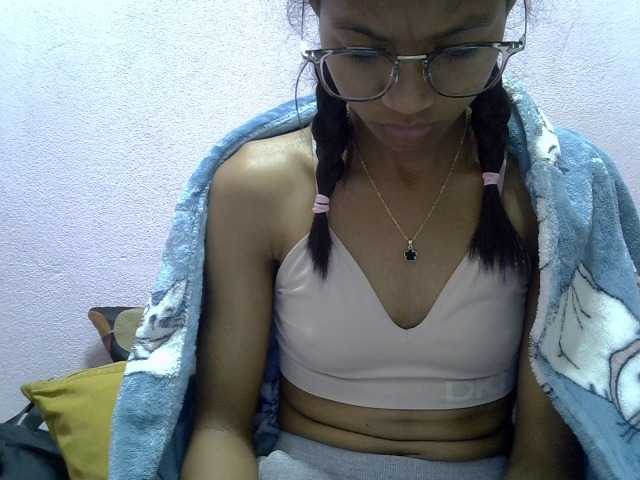 Yalane live cam on BongaCams