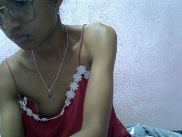 Yalane live cam on BongaCams