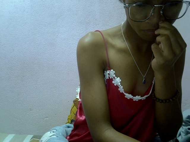 Yalane live cam on BongaCams