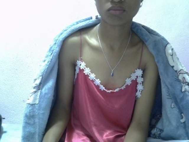 Yalane live cam on BongaCams